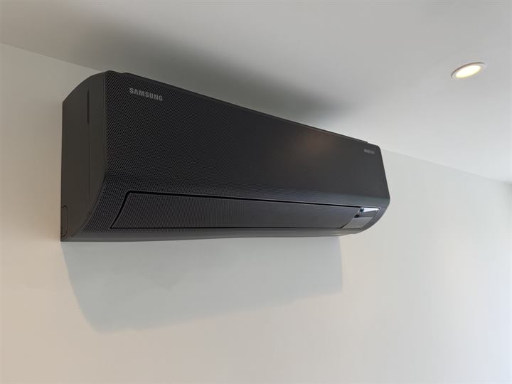 Samsung WindFree (black)