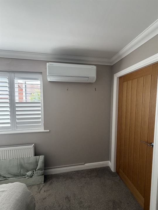 Samsung WindFree unit installed in a bedroom